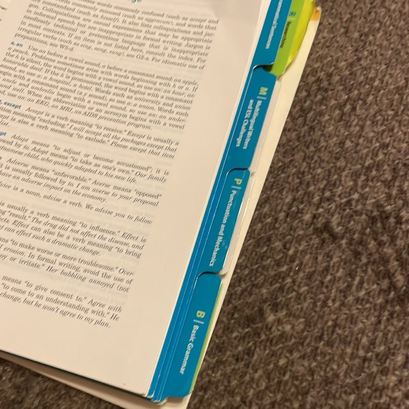 A Writers Reference, eighth edition, my Diana hacker and Nancy  Sommers , book - Picture 6 of 10